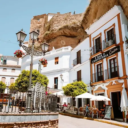 Abril Setenil De Las Bodegas